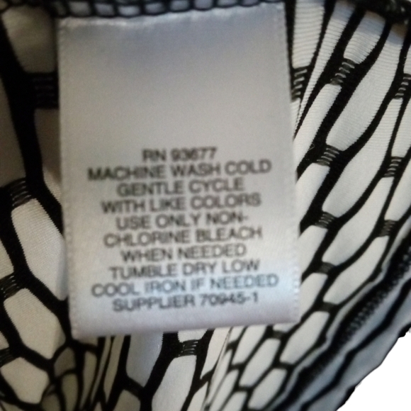 Liz Claiborne Abstract Expression Blk/White Button Accent Tile Stripe Design XL - Picture 8 of 8